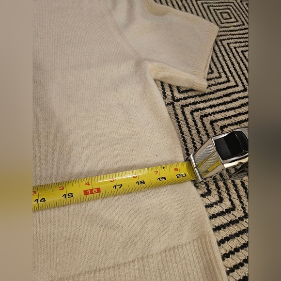 NWT Pristine Banana Republic Soft Cream 100% Cashmere Sweater- Size M - Picture 7 of 10